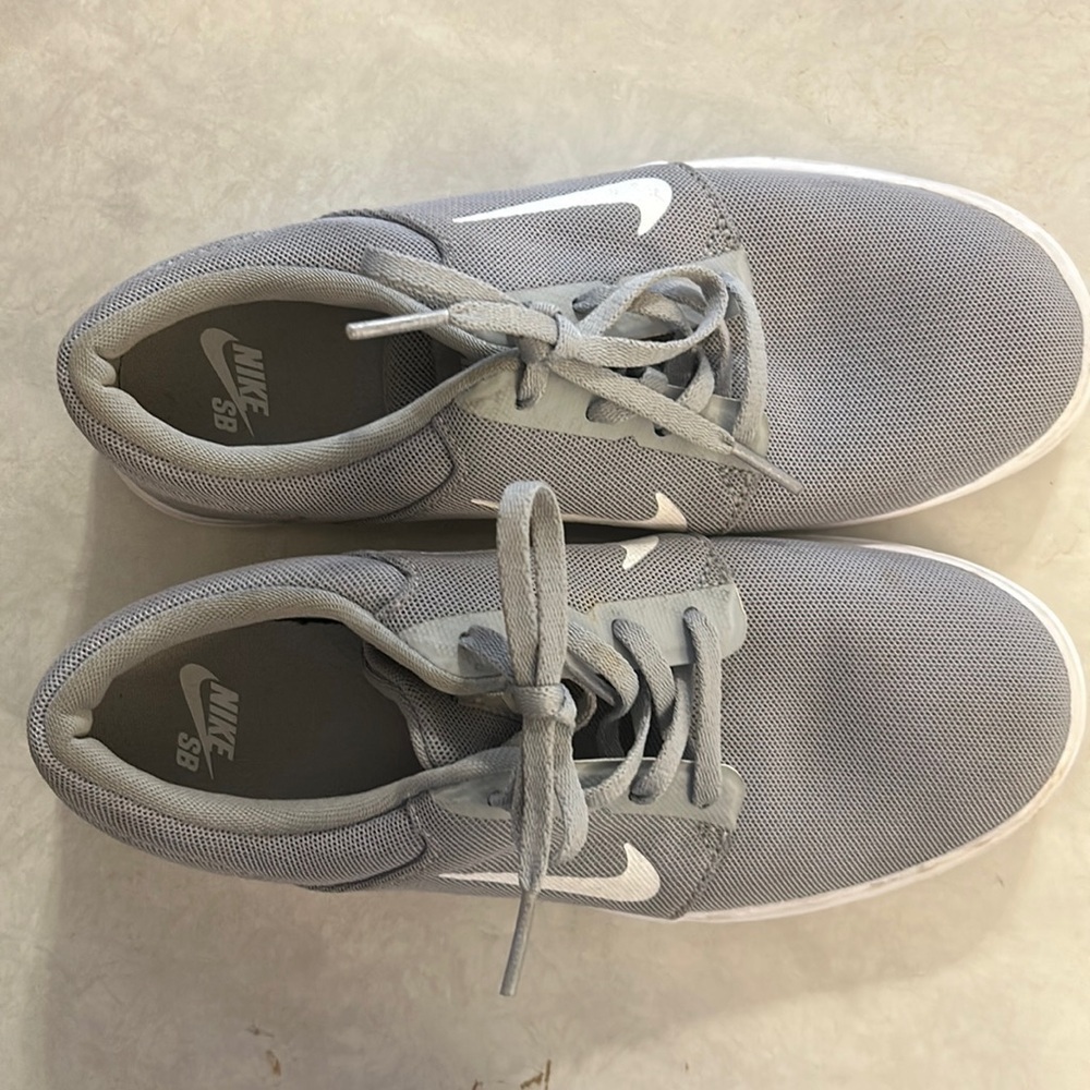 NIKE SB Portmore Skate Shoe Woman’s Size 5.5 Wolf Grey White Sole